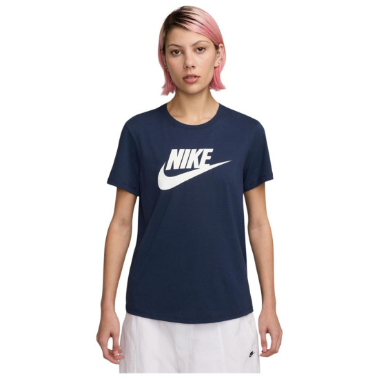 Nike Γυναικεία κοντομάνικη μπλούζα Sportswear Essentials Nike Γυναικεία κοντομάνικη μπλούζα Sportswear Essentials